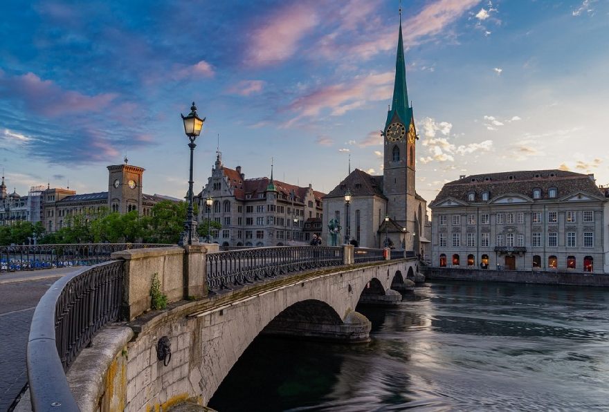 Pont à Zurich.